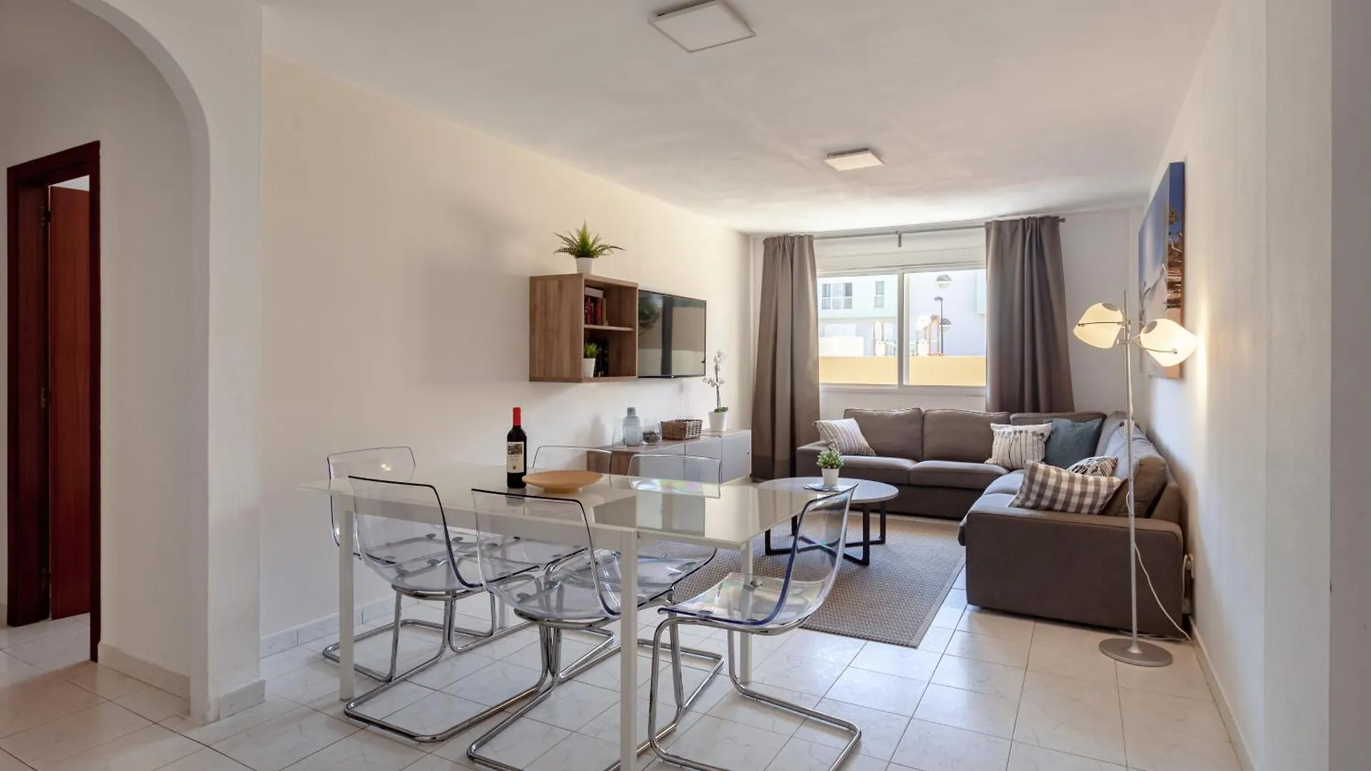 Modern Spacious 3 Bedroom Apartment Near The Beach El Médano