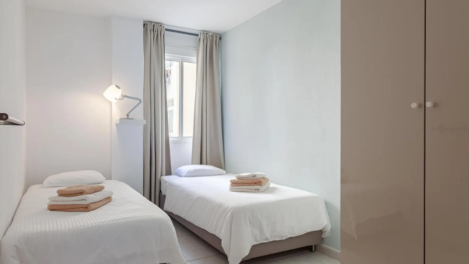 Modern Spacious 3 Bedroom Apartment Near The Beach El Médano Espagne