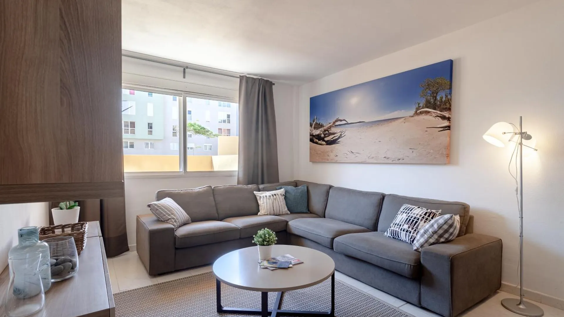 Modern Spacious 3 Bedroom Apartment Near The Beach El Médano 0*,  Espagne